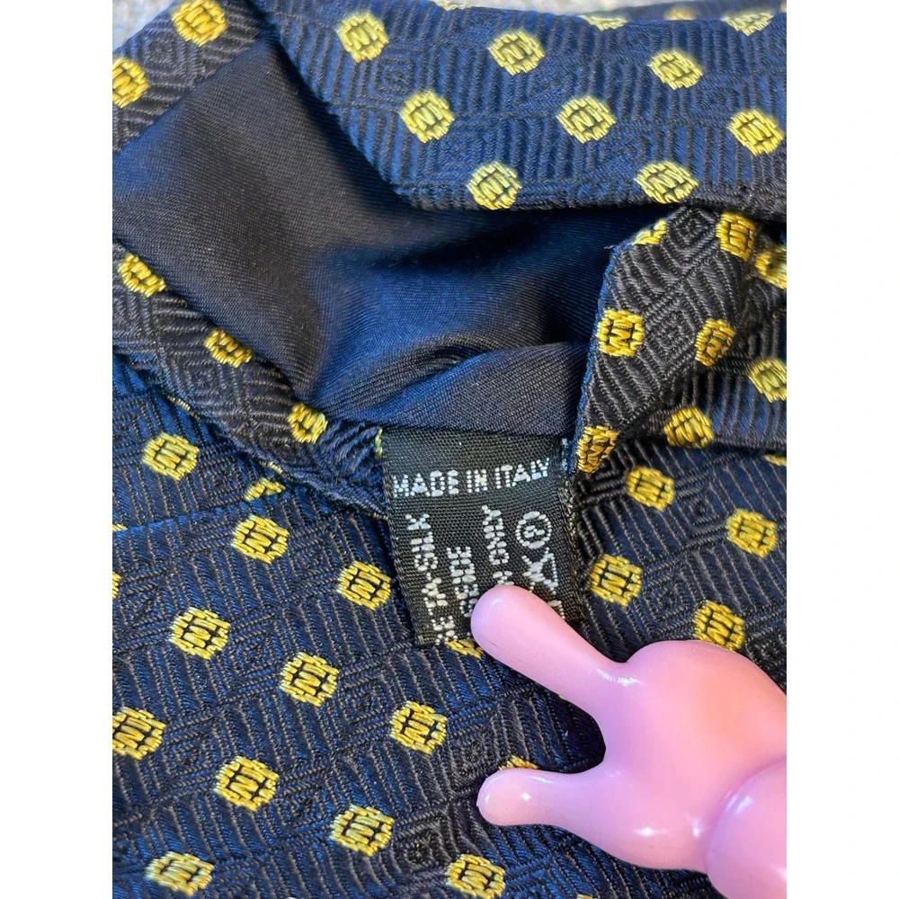 La‎ Cravatta di Bernardo Silk Necktie Navy Blue Yellow Pattern Men's Tie